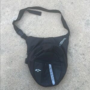 AlpineStars Black Nylon Motorcycle Leg Thigh Travel Bag